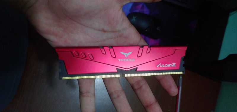 T-FORCE VULCAN Z 4GB 2666 MHz DDR4 Gaming RAM (RED)
