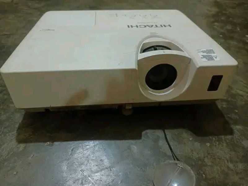 projector sell Hitachi model.cp-x3030wn