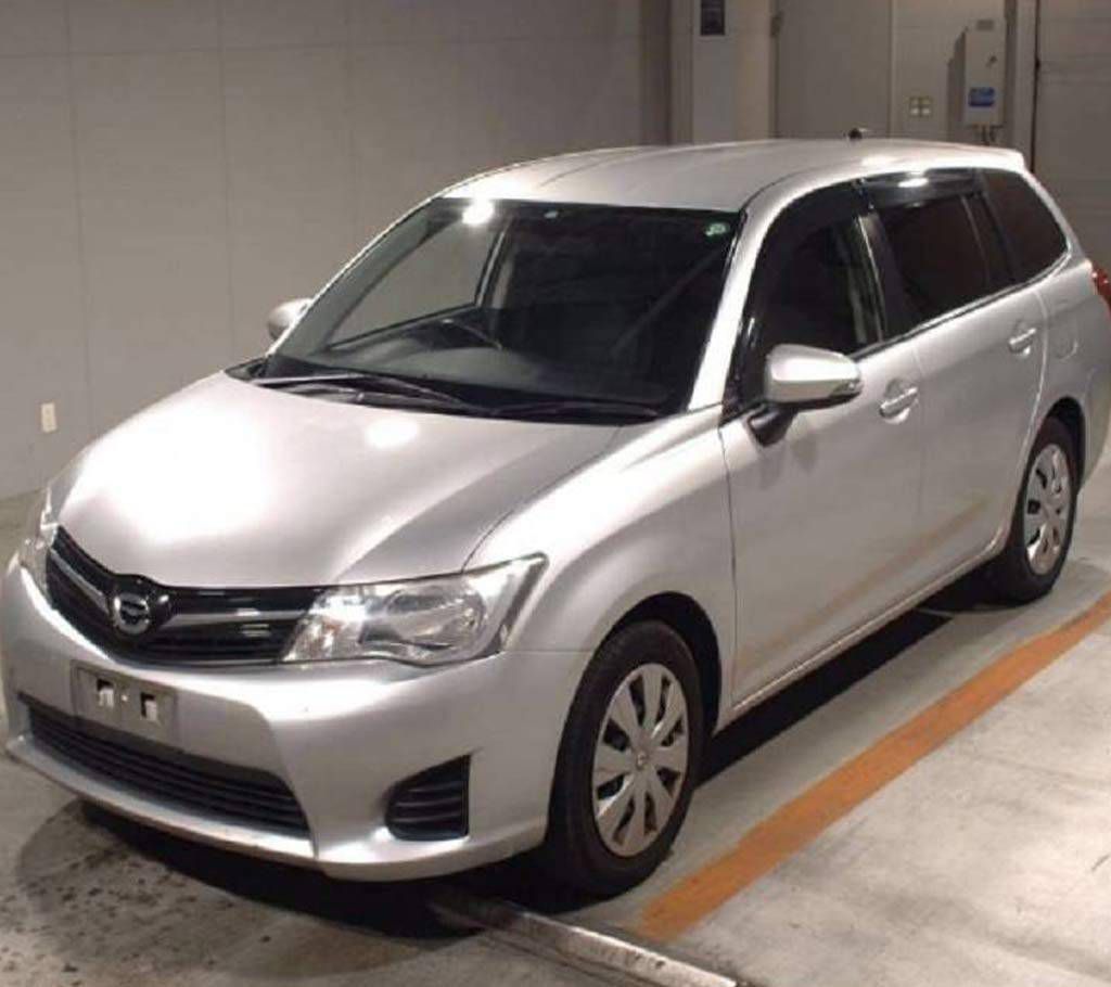 Toyota Fielder - Version 2012