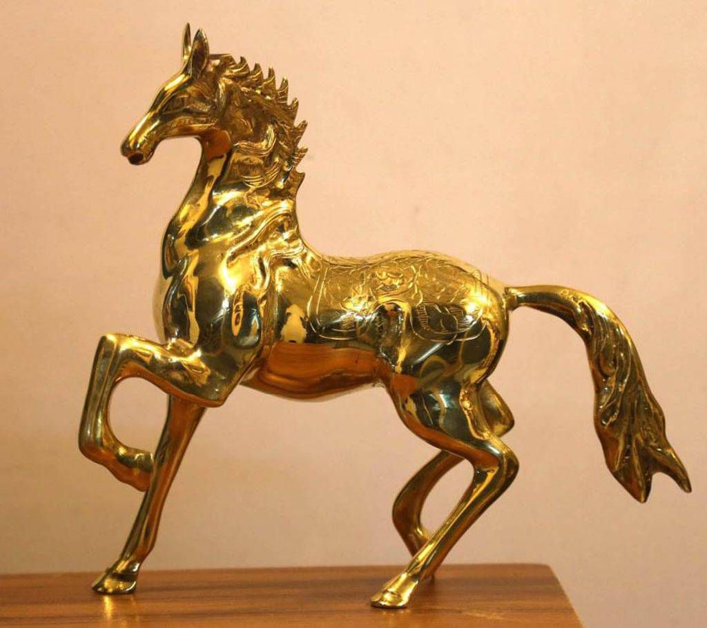 brass made horse show piece- medium 