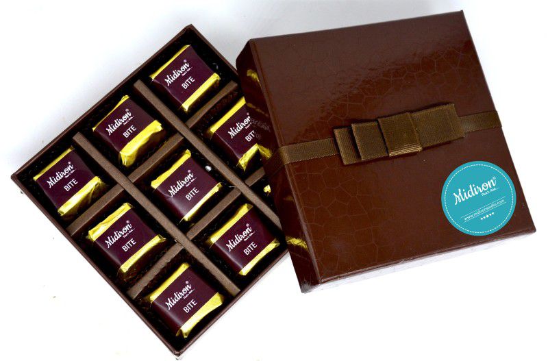 Midiron Romantic Chocolate Gift Box for Girlfriend, Her, Wife, Fiancee & loved one Fudges  (200 g)