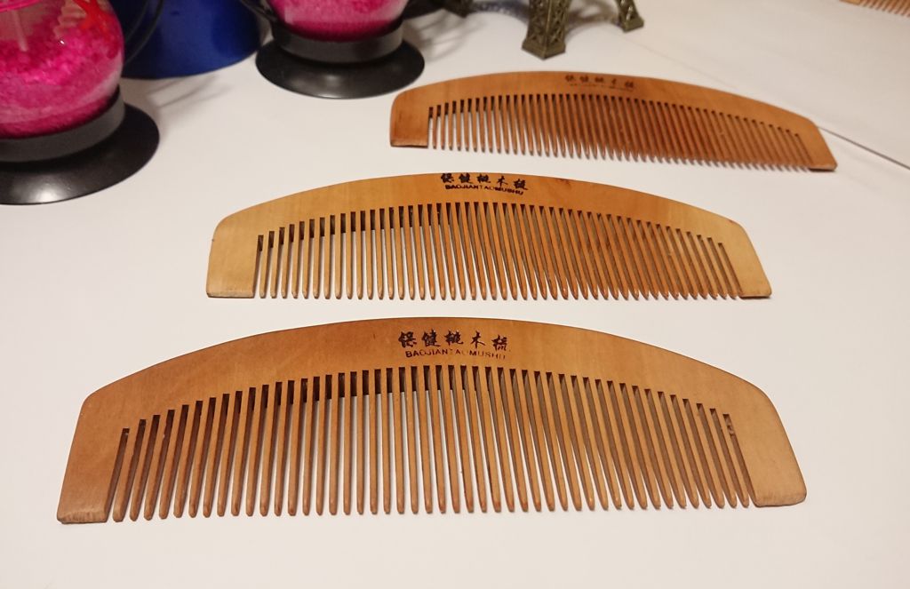 (3pc moon shap) Royal Trikeel Wooden Hair Brush/Comb/Chiruni [China Product]