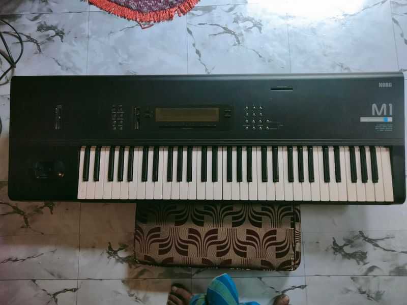 Korg M1 keyboard