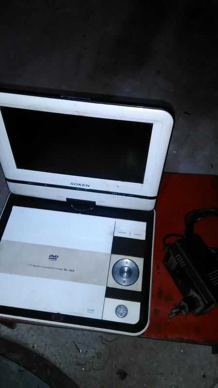 Recharble dvd player with charger