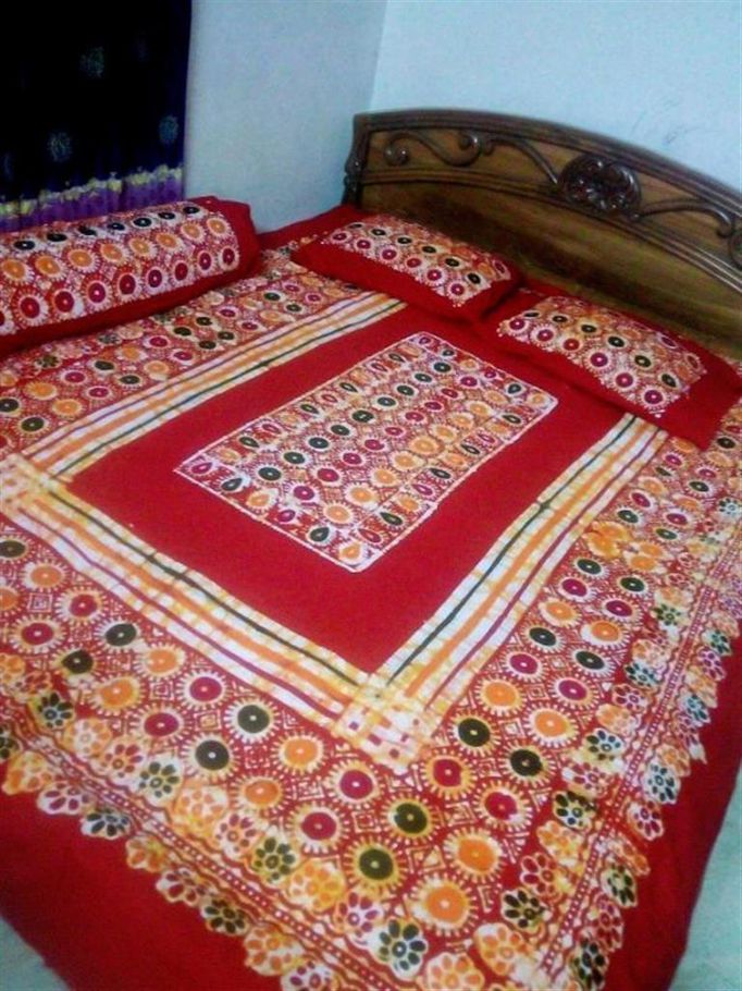 Mom batik double size bed sheet set 