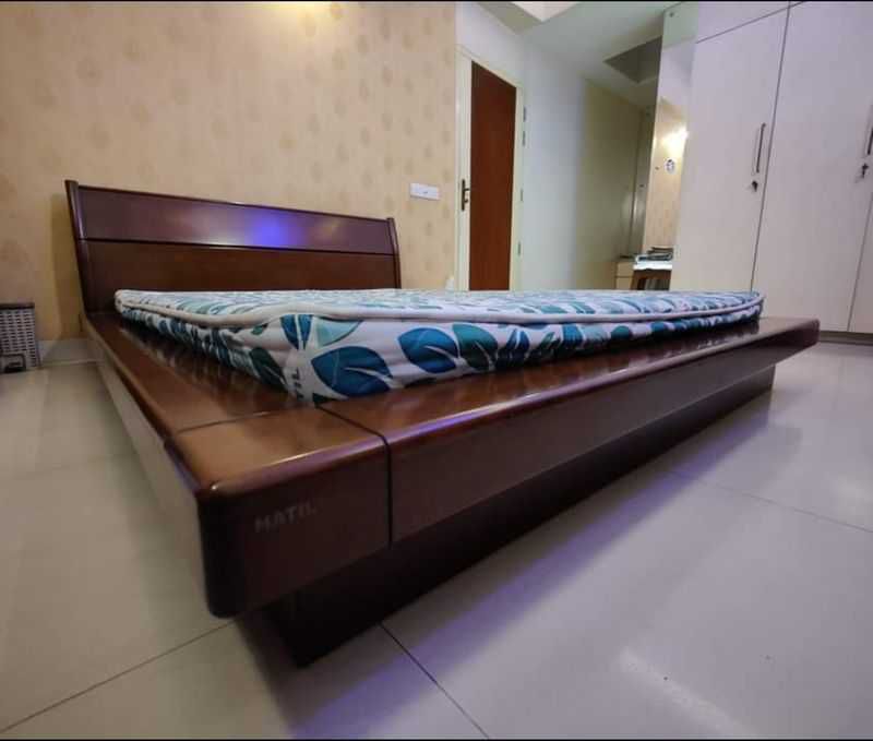 Hatil 'Queen Size' Bed