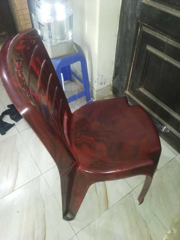 Table & chair sell hobe