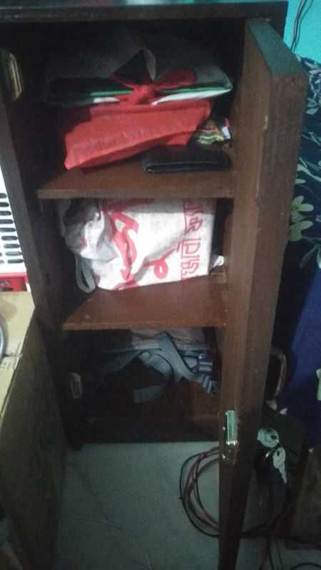 Bedside tble for sell.