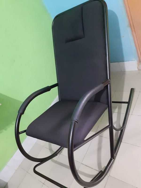 Rocking chair with comfortable seat