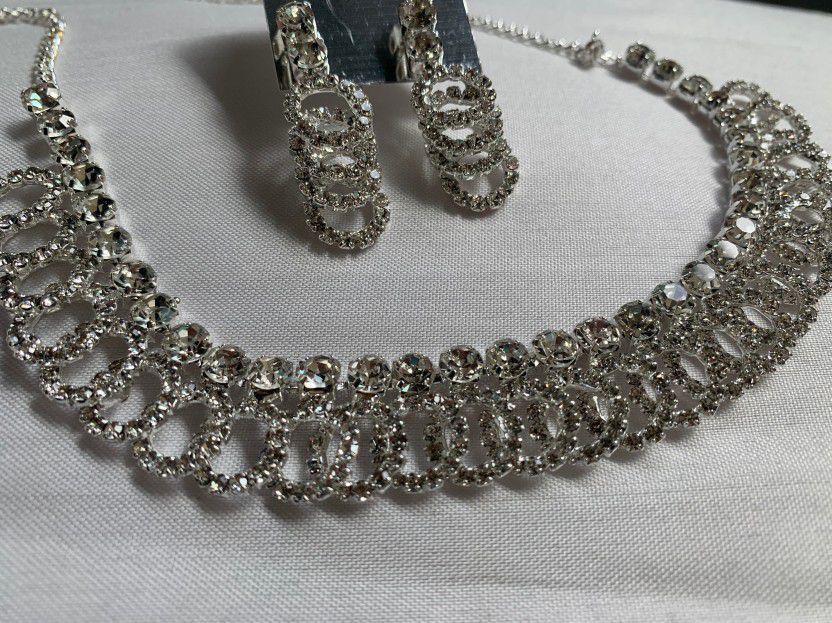 Crystal Silver Plated Brass Necklace Set