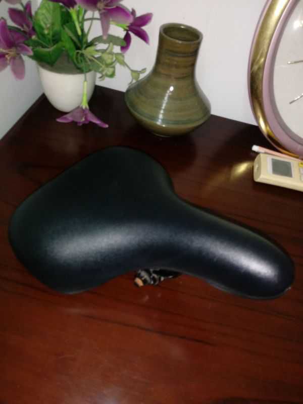 Cycle seat/ Saddle (soft, comfortable for long rides)